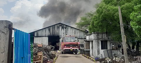 वर्धा : भंगार गोदामाला आग, लाखो रुपयांचे नुकसान