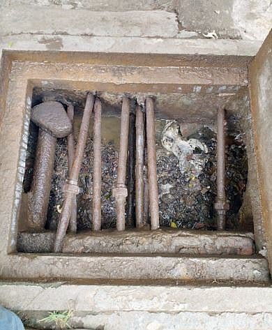 पुणे : जलवाहिन्या चक्क गटारीतून ! नागरिकांचे आरोग्य धोक्यात येण्याची शक्यता