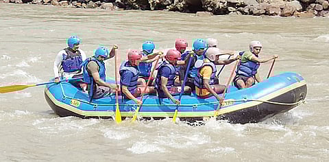 पुणे : अप्पर गंगा नदीवर ‘व्हाईट वॉटर राफ्टिंग’ मोहीम