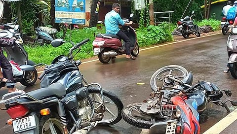 सिंधुदुर्ग: कुडाळ-पिंगुळी मार्गावर दुचाकींची समोरासमोर धडक: दोघे गंभीर जखमी