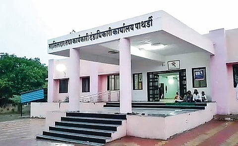 पाथर्डी : तहसीलच्या दुसर्या मजल्यावर प्रांत कार्यालय