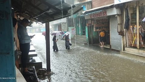 रायगड: पावसाचा जोर कायम; अंबा नदीने धोक्याची पातळी ओलांडली