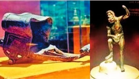 अमेरिकेतील न्यूयॉर्क येथील द मेट (मेट्रोपोलिटीन) म्युझियम ऑफ आर्ट या संग्रहालयात कोल्हापूर वस्तुसंग्रहालयातील (टाऊन हॉल म्युझियम) आठ ऐतिहासिक कलाकृतींना स्थान मिळाले आहे.