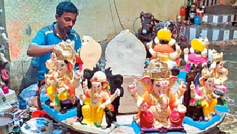 पेणमध्ये शाडूच्या 30 लाख गणेशमूर्तींची निर्मिती