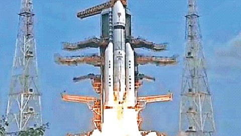 'चांद्रयान 3' अंतराळात सुस्थितीत; इस्रोने यानाची कक्षा यशस्वीरित्या वाढवली