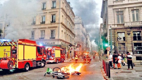 आंतरराष्ट्रीय : धुमसते फ्रान्स