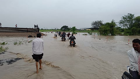 चंद्रपूर जिल्ह्यात मुसळधार पाऊस; कोरपना तालुक्यात ढगफुटी, जिल्हाधिकाऱ्यांचा सतर्केता इशारा