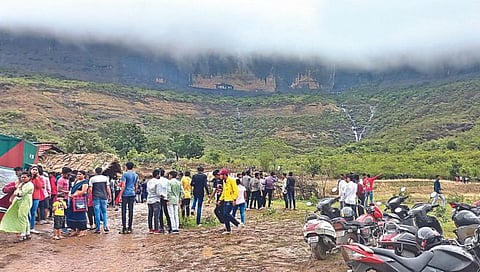 नाशिक : पाऊस सुरु होताच पर्यटनस्थळांवर गर्दी वाढली