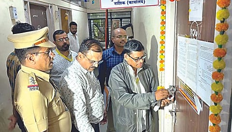 नाशिक : शिंदे गटाला धक्का, म्युनसिपल कर्मचारी सेना कार्यालयाचा ताबा ठाकरे गटाकडे