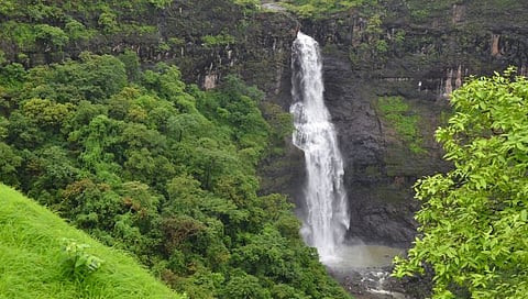 नाशिक : दुगारवाडी धबधबा (छाया हेमंत घोरपडे)