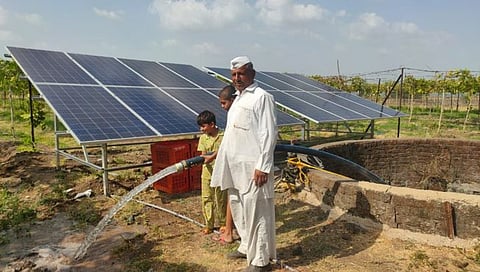 नाशिक : सोलर ड्रायरच्या माध्यमातून बेदाणा, टोमॅटो व कांदा पिकावर प्रक्रिया, सह्याद्री फार्म्सचा प्रकल्प