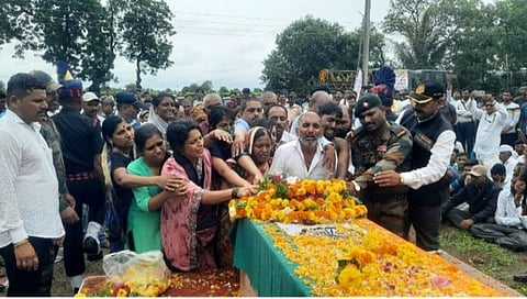 नाशिक : धानोरेतील जवान श्रीराम गुजर अनंतात विलीन