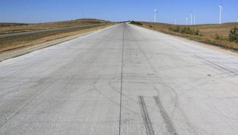 नाशिकमध्ये १२० किमीच्या रस्त्यांवर ‘व्हाइट टॅपिग’करणार, तब्बल वीस वर्षांनी रस्त्यांचे आयुर्मान वाढणार