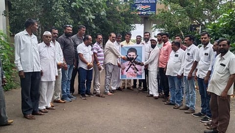 नाशिक : देवळा येथे किरीट सोमय्या यांच्या प्रतिमेला जोडे मारो