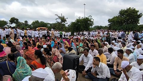 नाशिक : प्रल्हाद पाटील-कराड यांच्यांवर अंत्यसंस्कार; सहकार, शिक्षण, राजकीय क्षेत्रातील मान्यवरांची उपस्थिती