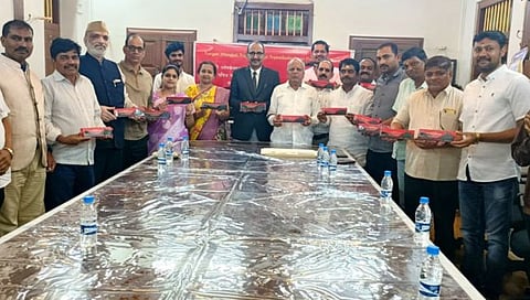 नाशिक : त्र्यंबकराजाच्या निर्माल्यापासून अगरबत्ती, धूप ; पुजारी तुंगार ट्रस्टचा उपक्रम