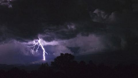 Vashim News : वीज कोसळून मुलीचा मृत्यु; दुसरी मुलगी जखमी