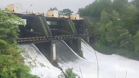 कोल्हापूर : कासारी धरण क्षेत्रात १८२ मिमी पावसाची नोंद; पर्यटकांना पावनखिंडीत उतरण्यास बंदी | Kolhapur Kasari Dam Update