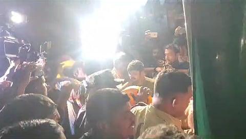 कोल्हापूर : खासबाग येथे ढिगाऱ्याखाली सापडलेल्या एका महिलेचा मृत्यू