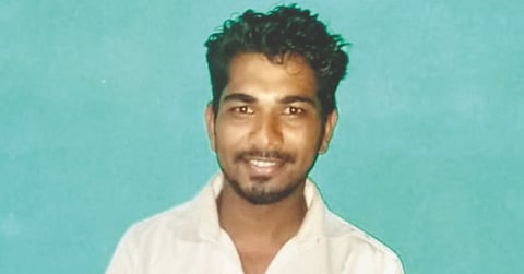 मोबाईल चार्जिंगवेळी वीज धक्क्याने अभियंता ठार