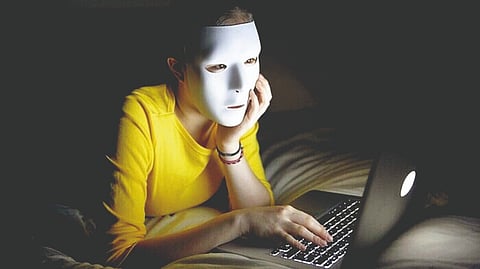 चिन्यांनी भारतीयांना 712 कोटींना फसविले!