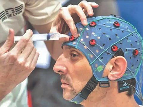 मेंदू ‘वाचणारी’ न्यूरो टेक्नॉलॉजी उपकरणे धोकादायक