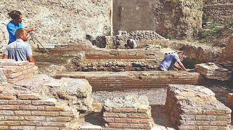 रोममध्ये सापडले नीरोच्या थिएटरचे अवशेष