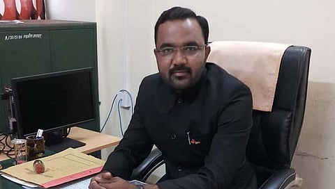 परभणी: मानवतचे नायब तहसीलदार सेवेतून निलंबित