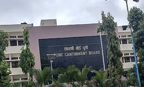 पुणे कॅन्टोन्मेंटमध्ये 100 घरे धोकादायक; बोर्डाने रहिवाशांना बजावली नोटीस