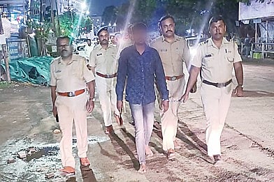 पुणे : मंगेश माने गँगच्या म्होरक्याची धिंड