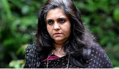 तीस्ता सेटलवाड यांना धक्का, उच्च न्यायालयाने जामीन अर्ज फेटाळला, तत्काळ आत्मसमर्पण करण्याचे आदेश