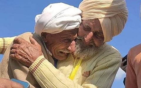 पाकिस्तानातील कर्तारपूर येथील गुरुद्वारा दरबार साहिब येथे सादिक आणि सिक्का यांची १० जानेवारी २०२२ रोजी भेट झाली हाेती..