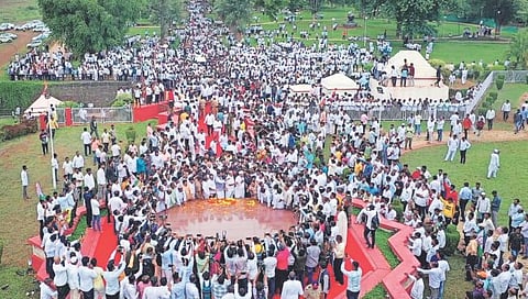 Sharad Pawar karad news | आम्ही साहेबांसोबत…, कराड भूमीत झळकले फलक