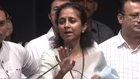 NCP Crisis Sharad Pawar Meeting Live : शरद पवार गटाच्या बैठकीला १६ आमदार तर ५ खासदार उपस्थित; वाय बी सेंटरमध्ये बैठक सुरू