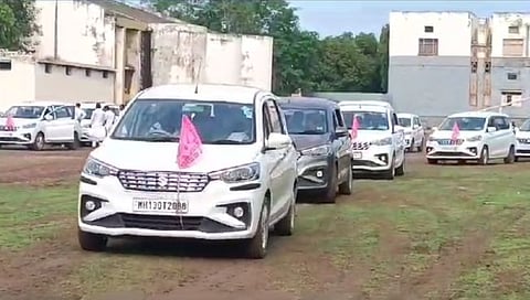 भाजपला सोलापुरात मोठे खिंडार; BRS प्रवेशासाठी १०० गाड्यांचा ताफा हैदराबादला रवाना