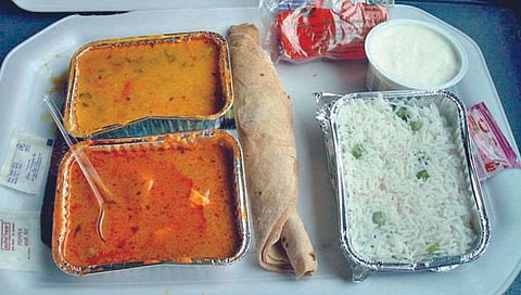 भारतीय रेल्वेची नवी ‘जनथाळी’; ५० रुपयांत संपूर्ण जेवण