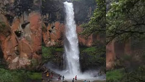 कोल्हापूर : राऊतवाडी धबधब्याला भेट देणाऱ्या पर्यटकांना मोजावे लागणार पैसे