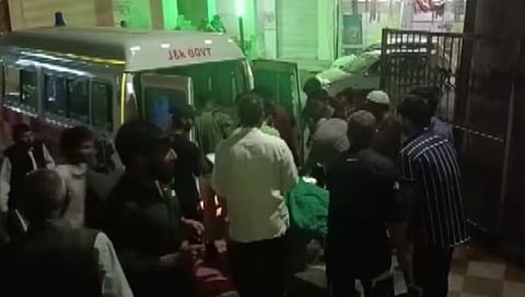 J&K Accident : जम्मू-काश्मीरमध्ये कार अपघातात ४ ठार, ५ जखमी