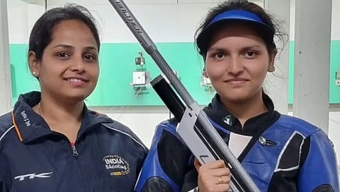 वर्ल्ड चॅम्पियनशिप नेमबाजी स्पर्धेत कोल्हापूरच्या सोनम मस्करला रौप्य