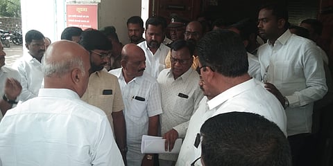 भवानीनगर : श्री छत्रपती कारखान्याचे संचालक मंडळ व शेतकरी कृती समिती यांच्यात तुंबळ बाचाबाची