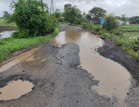 पुणे: नानोली- इंदोरी रस्त्याची झाली दुरावस्था