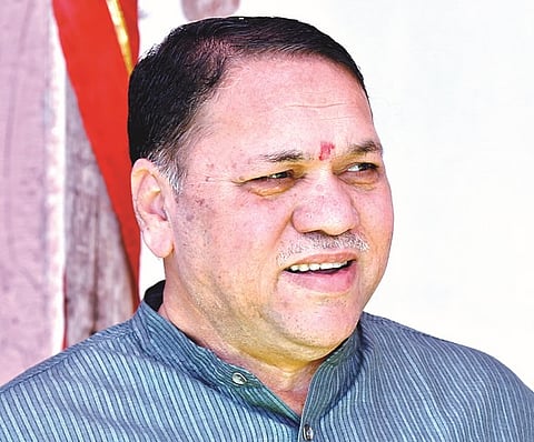 वळसे-पाटलांनी शरद पवारांना सोडल्याने अनेकांना धक्का