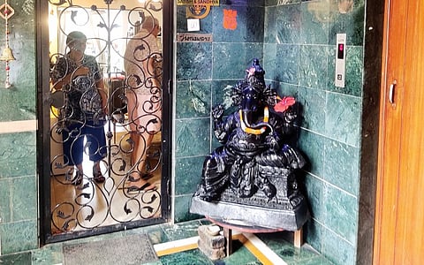 वानवडी : सदनिकेबाहेर गणपती मूर्ती ठेवल्याने साडेपाच लाखांचा दंड