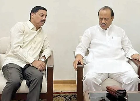 चंद्रशेखर घुले-अजित पवार भेटीने कार्यकर्ते बुचकळ्यात