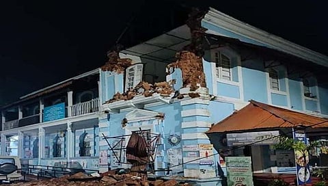 पोर्तुगीजकालीन इमारतीचा भाग कोसळला