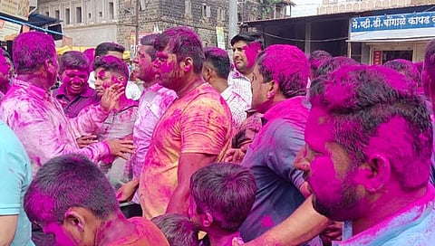 Maharashtra Politics : हसन मुश्रीफ यांनी घेतली मंत्रीपदाची शपथ: कागलमध्ये कार्यकर्त्यांचा जल्लोष