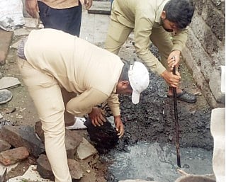 पुण्यातील सफाई कामगारांच्या सुरक्षेचा प्रश्न ऐरणीवर