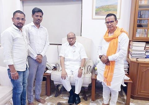 नगर : आ. लहामटे शरद पवारांसोबत ; मुंबईतील बैठकीला उपस्थित राहून दर्शविला पाठिंबा