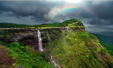 पुणे : वेल्हा तालुक्यातील मढे घाट धबधबा परिसरात प्रतिबंधात्मक आदेश जारी