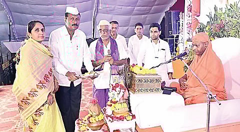 कोल्हार : दुःख देऊन आनंद घेणे अध्यात्म नाही : महंत रामगिरी महाराज